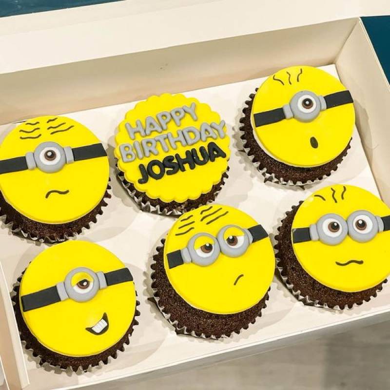 Minion Cupcakes