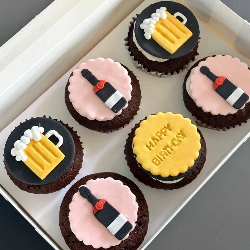 2D Fondant Beer and Wine Cupcakes