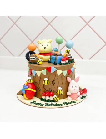 Winnie the Pooh and Piglet Cake