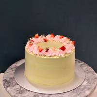 Matcha Strawberry Cake