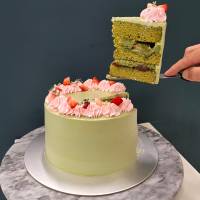 Matcha Strawberry Cake