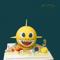 Baby Shark Pinata Cake