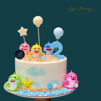 Baby Shark Star and Balloon Cake