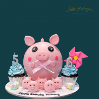 Little Piggies Pinata Cake