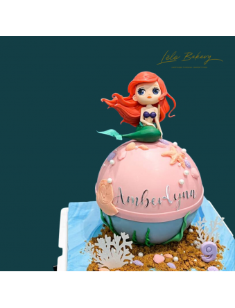Mermaid Ariel Pinata Cake