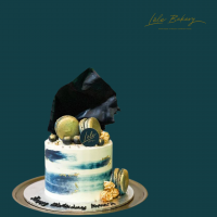 Mini Navy and Gold Cake