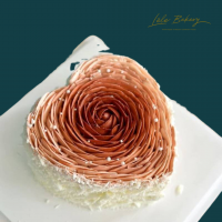 Ombre Heart Rosette Cake