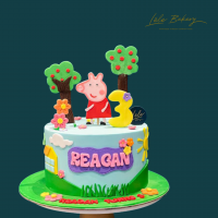 Peppa Pig Garden Cake