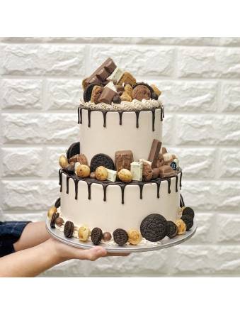 Chocolate Biscuit with Drip Cake