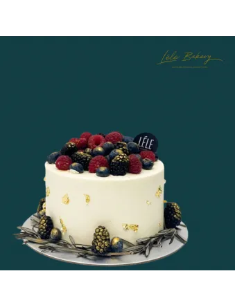 Wonder Berries Cake